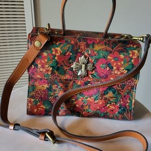 Patricia Nash, leather crossbody with 2 handles, NWOT, color: Rustic Nature.